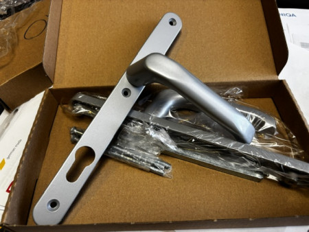 /products/saturn-ii-ajtokil-grn-ezust-25-92-3-084/