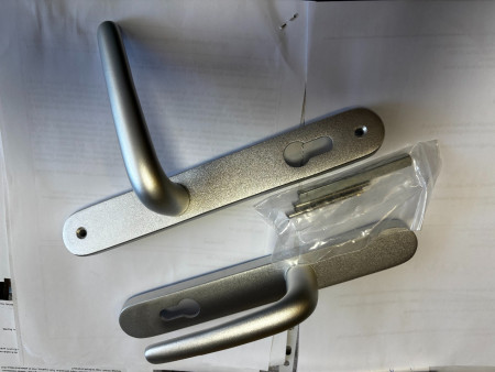 /products/bwintech-ajtokilincs-upvc-92-mm-ezust-csak-1-db/